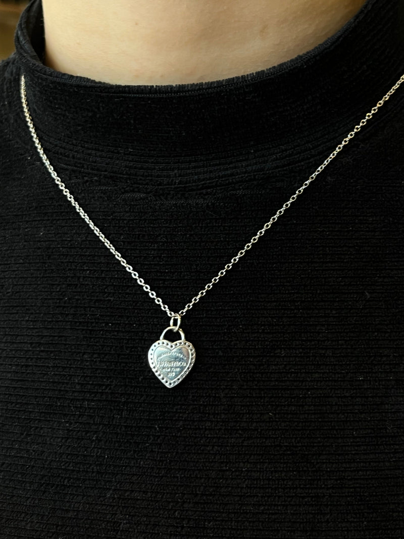 Colar coração cravejado lateral