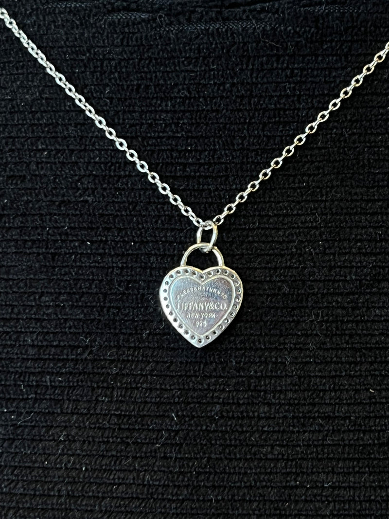 Colar coração cravejado lateral