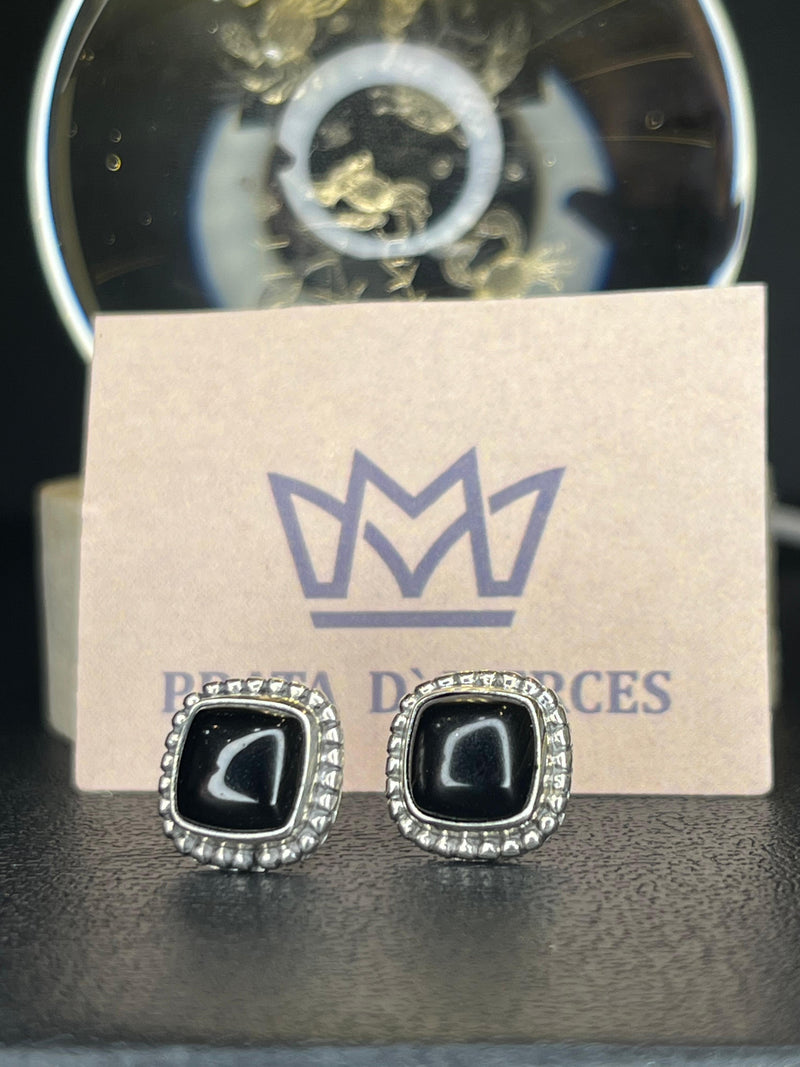 Brincos pedra cravada