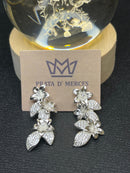 Brinco flores do Havaí cravejado