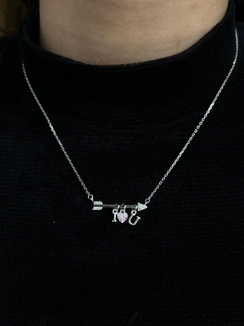 Colar flecha cravejada