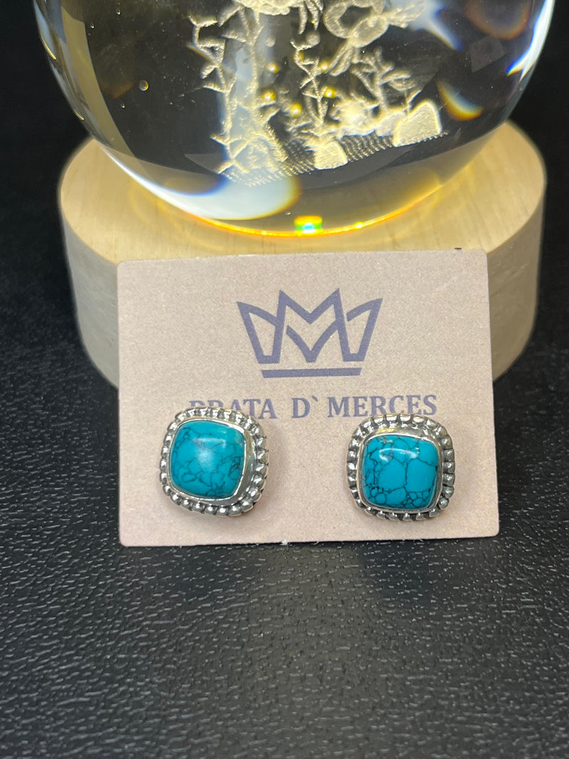 Brincos pedra cravada