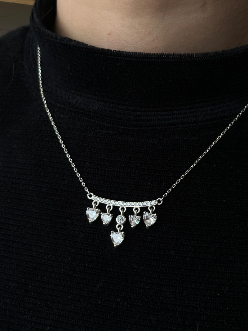 Colar corações de zircônia