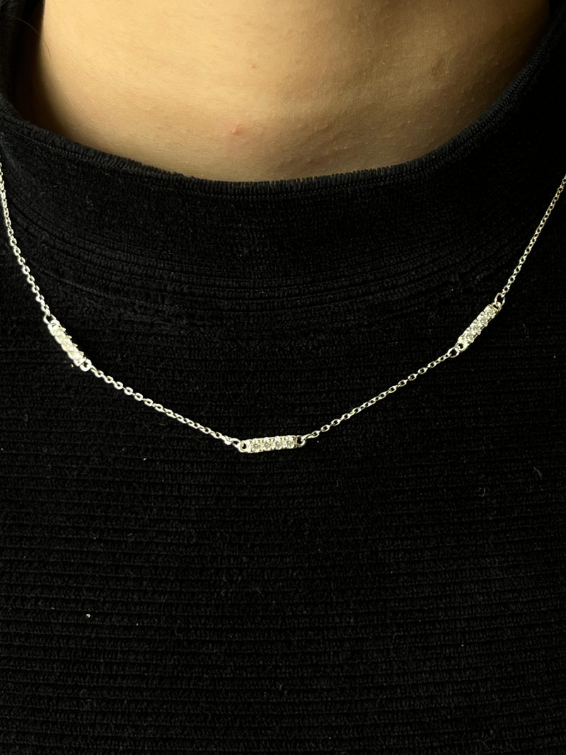 Colar três bastões cravejado