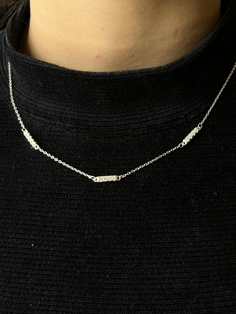 Colar três bastões cravejado