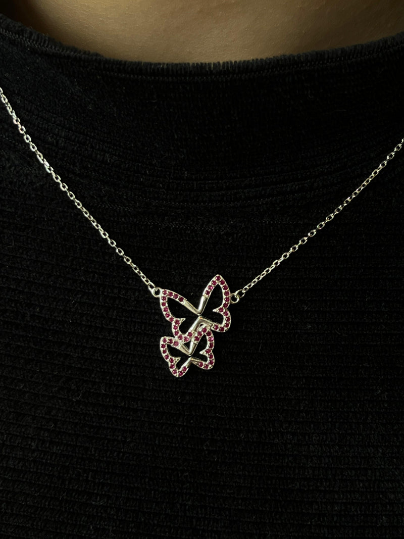 Colar duas borboletas cravejadas